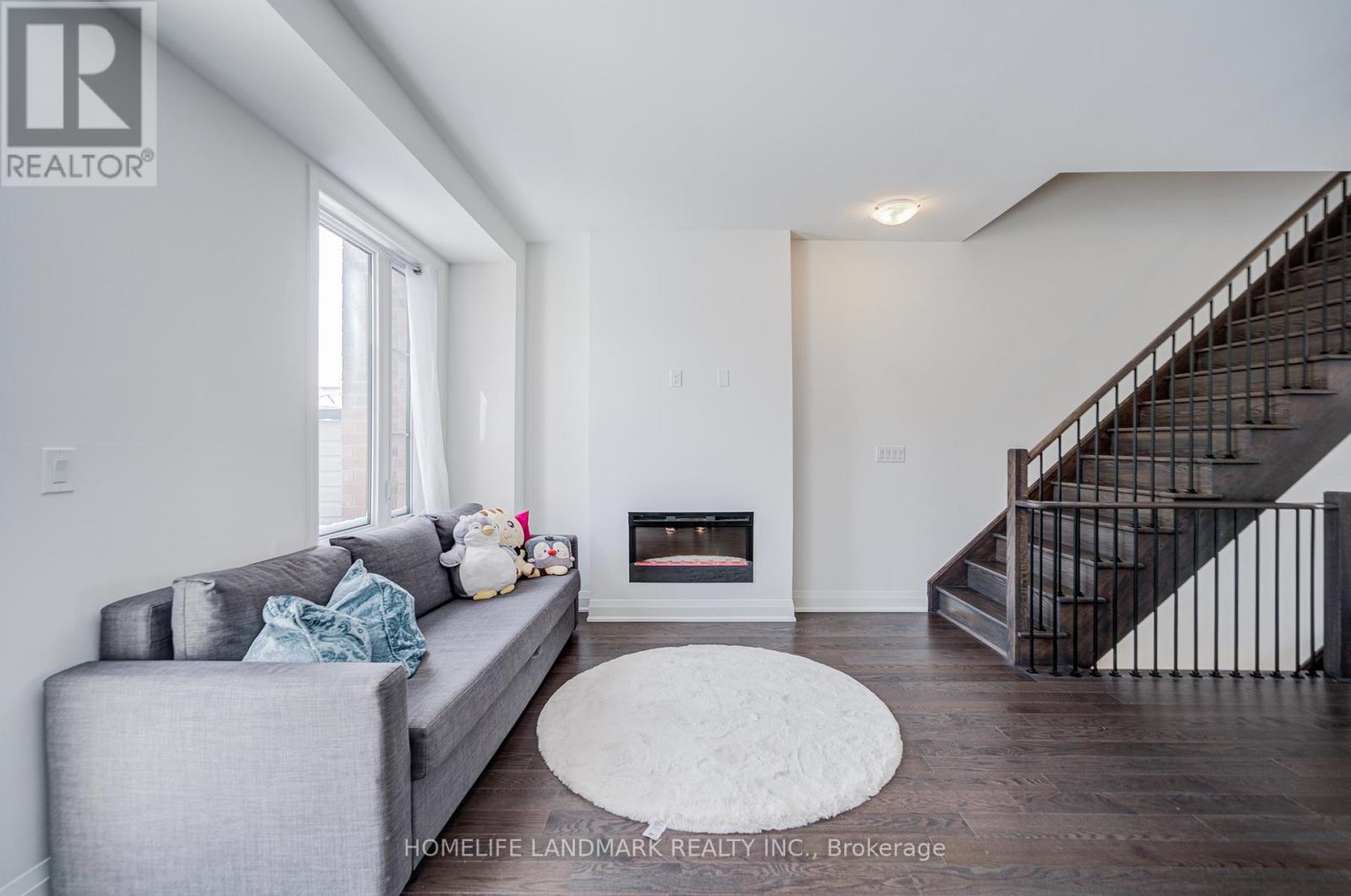 14 Carole Bell Way, Markham, Ontario  L6E 0W2 - Photo 2 - N12897642