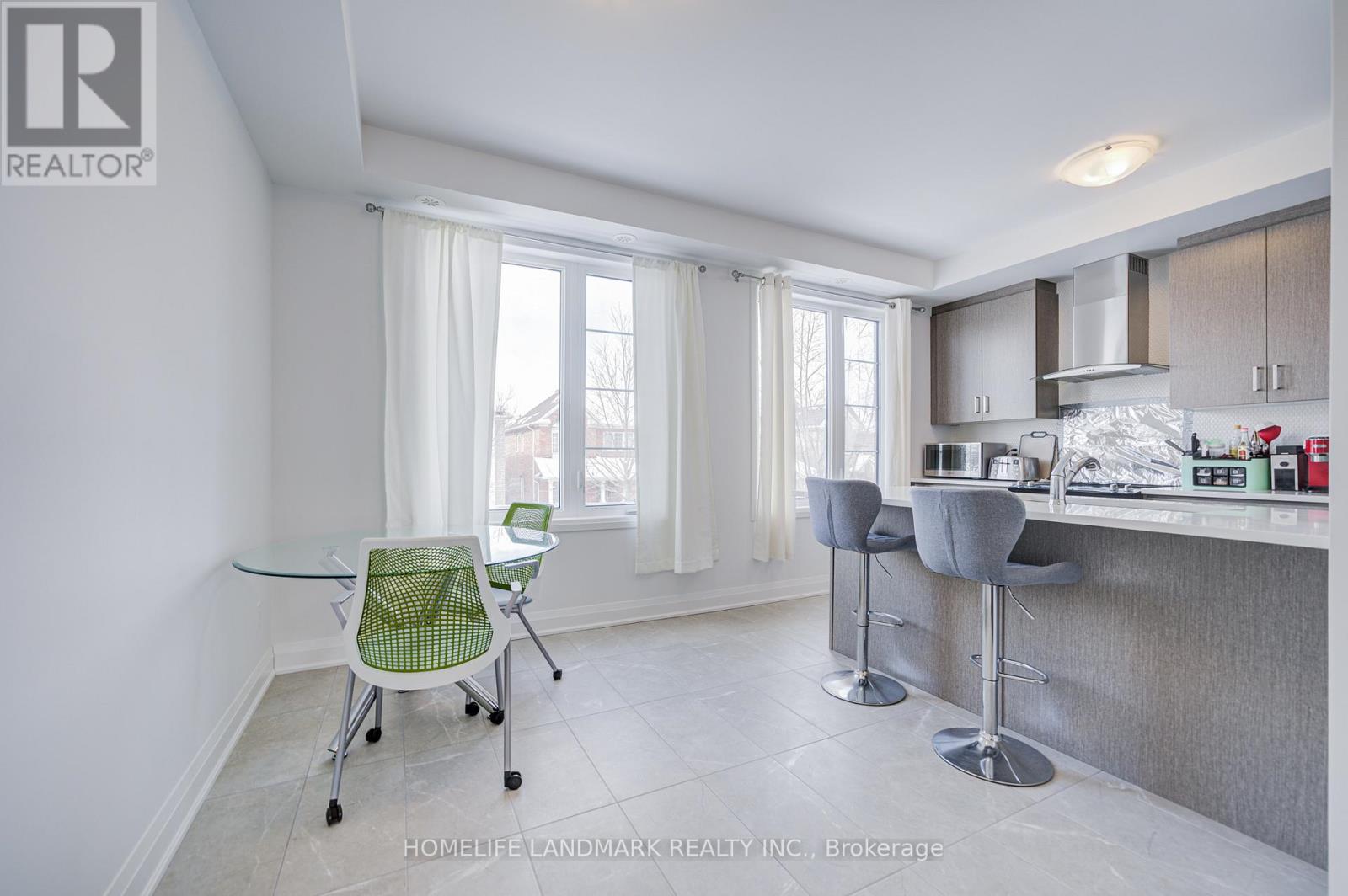 14 Carole Bell Way, Markham, Ontario  L6E 0W2 - Photo 27 - N12897642