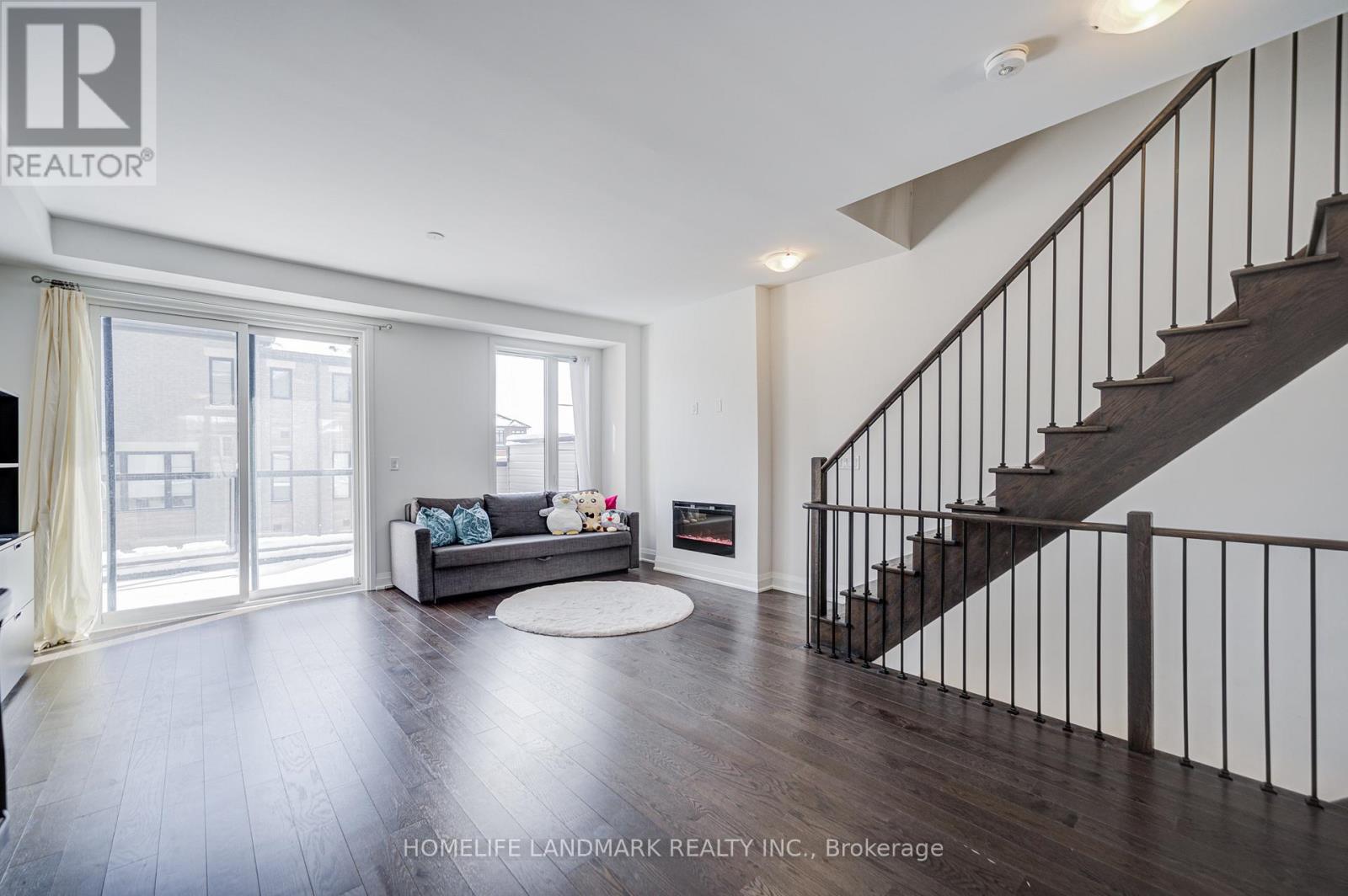 14 Carole Bell Way, Markham, Ontario  L6E 0W2 - Photo 5 - N12897642