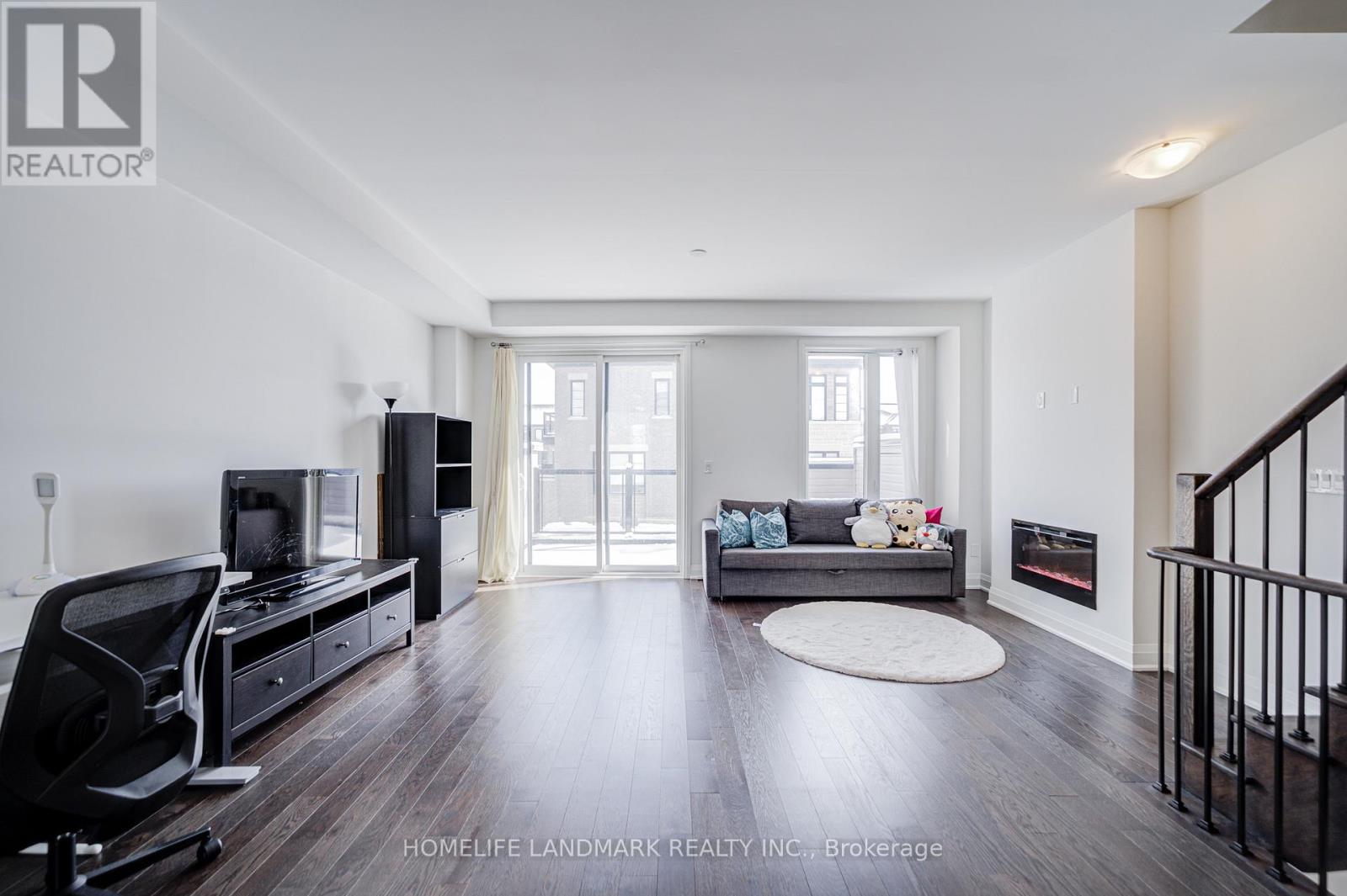 14 Carole Bell Way, Markham, Ontario  L6E 0W2 - Photo 7 - N12897642