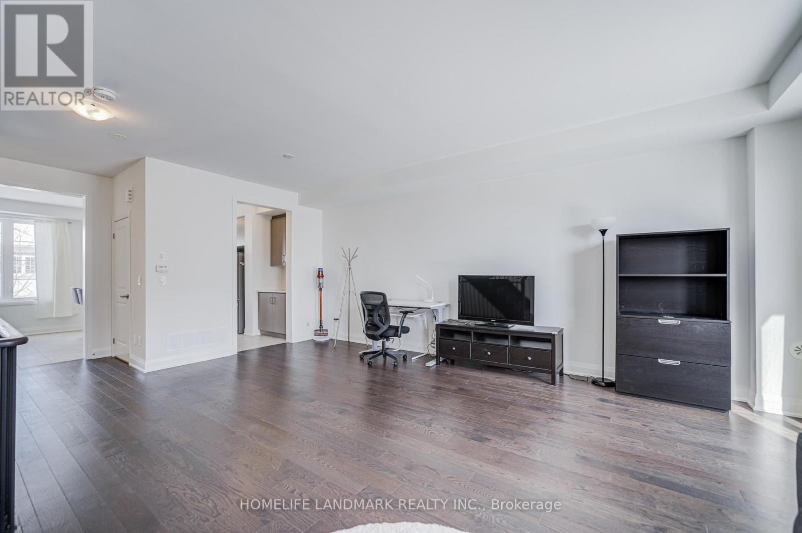 14 Carole Bell Way, Markham, Ontario  L6E 0W2 - Photo 8 - N12897642