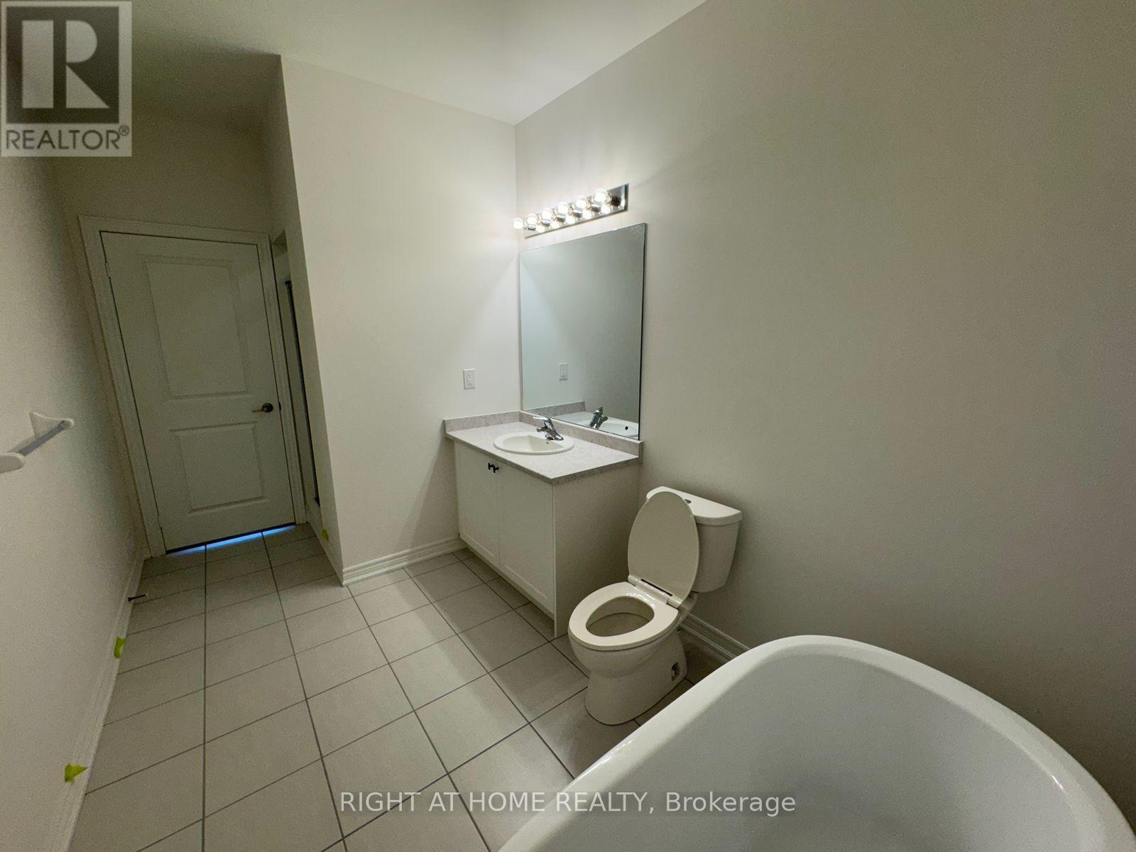 60 Singhampton Road, Vaughan, Ontario  L4H 5J6 - Photo 7 - N12897694