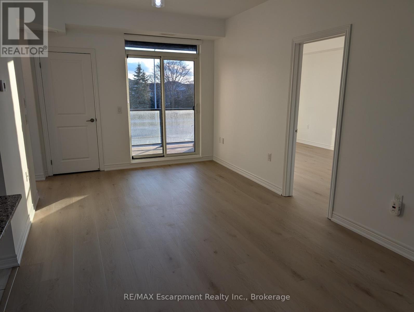 205 - 2393 Bronte Road, Oakville, Ontario  L6M 1P4 - Photo 11 - W12897480