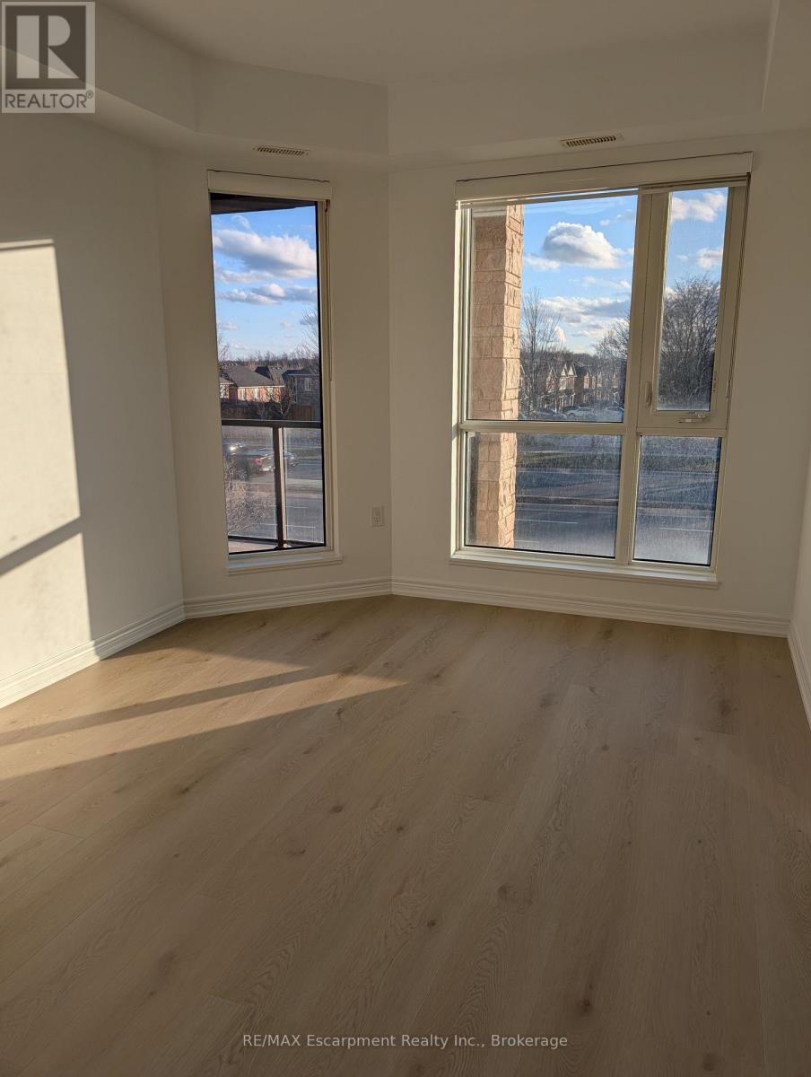 205 - 2393 Bronte Road, Oakville, Ontario  L6M 1P4 - Photo 4 - W12897480