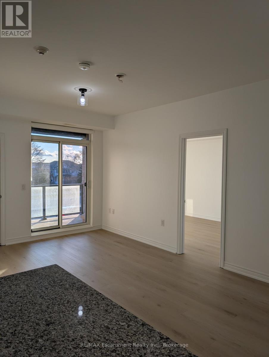 205 - 2393 Bronte Road, Oakville, Ontario  L6M 1P4 - Photo 5 - W12897480