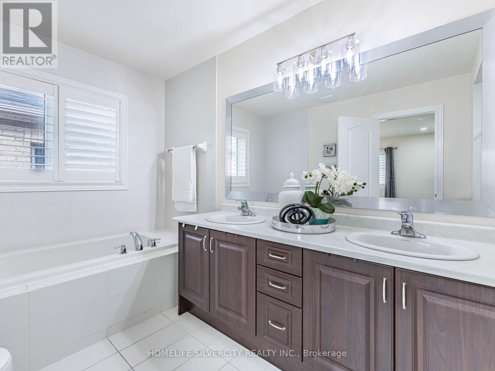 16 Cloncurry Street, Brampton, Ontario  L6P 4G3 - Photo 28 - W12897646