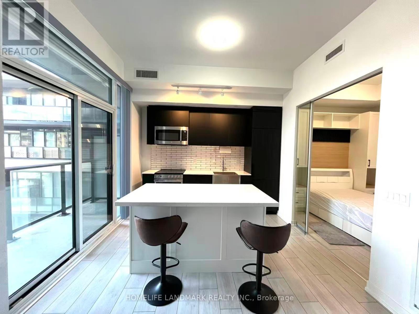 512 - 270 Dufferin Street, Toronto, Ontario  M6K 0H8 - Photo 3 - W12897652