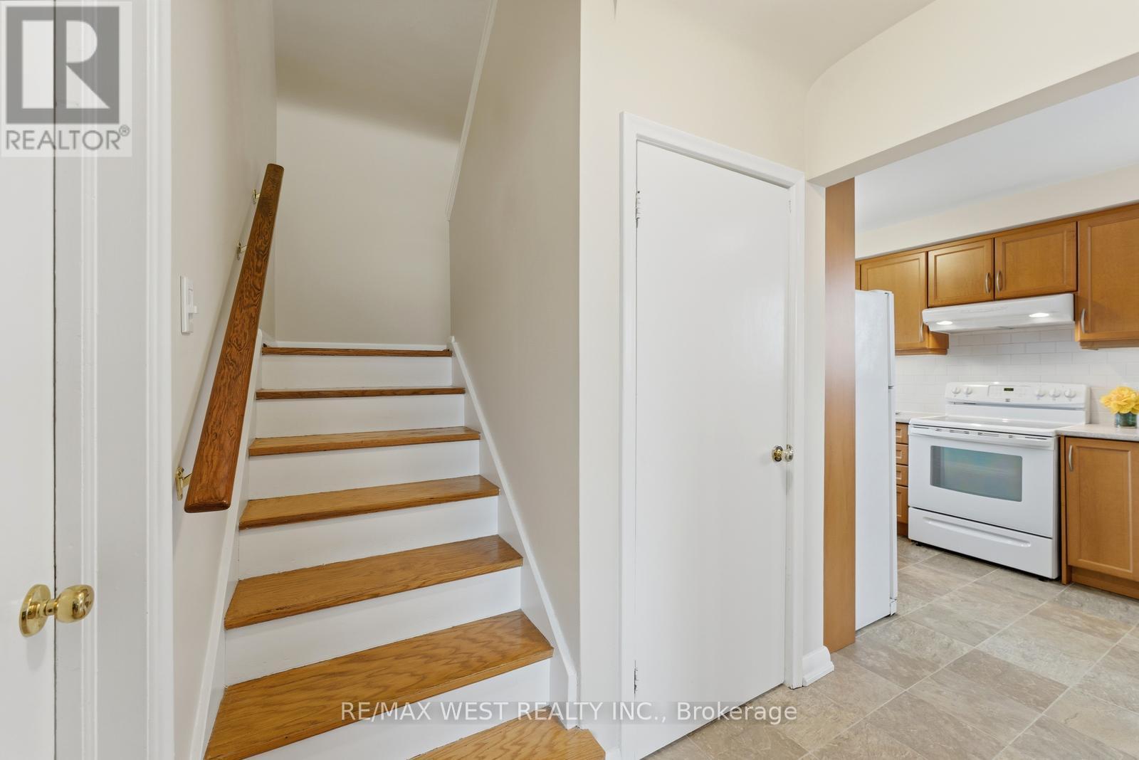 88 Redwater Drive, Toronto, Ontario  M9W 1Z9 - Photo 14 - W12897682