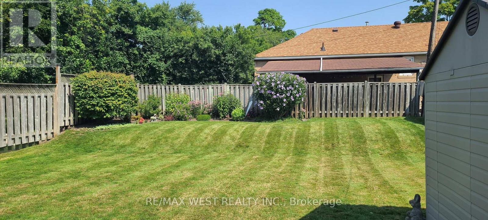 88 Redwater Drive, Toronto, Ontario  M9W 1Z9 - Photo 25 - W12897682