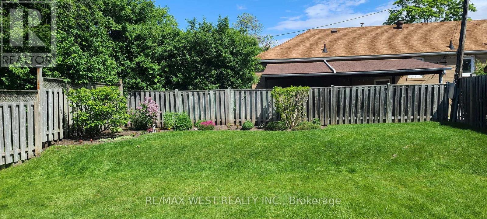 88 Redwater Drive, Toronto, Ontario  M9W 1Z9 - Photo 26 - W12897682
