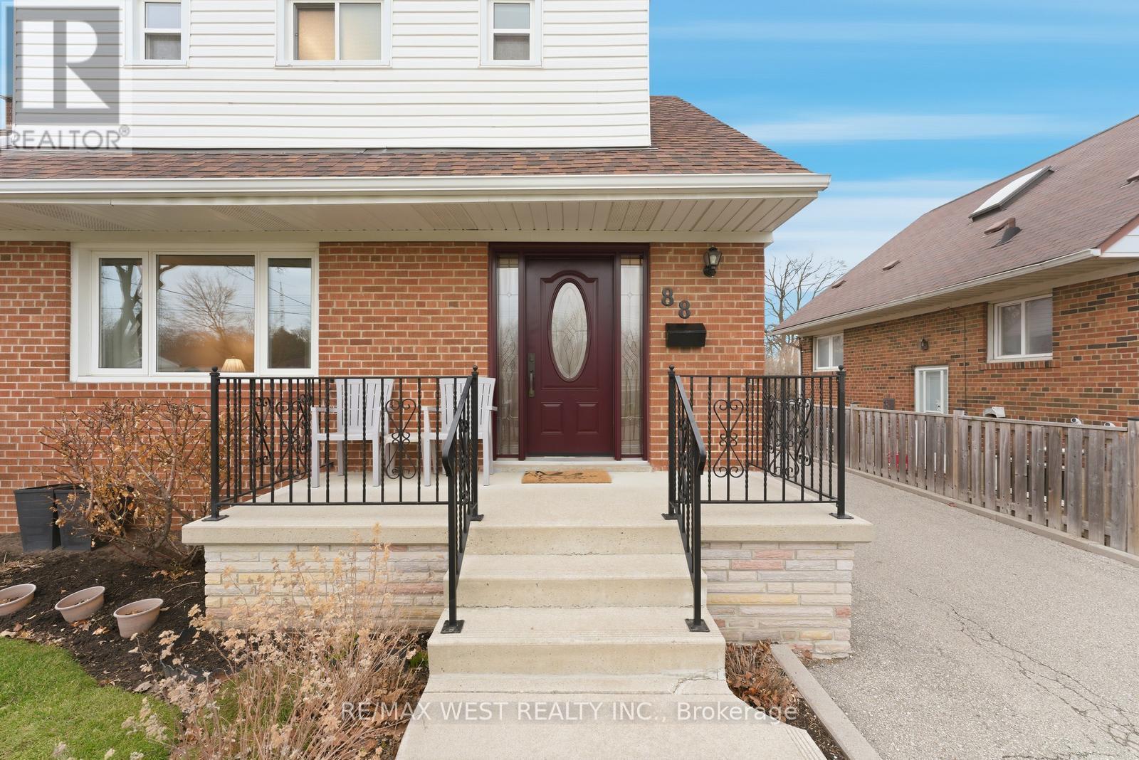 88 Redwater Drive, Toronto, Ontario  M9W 1Z9 - Photo 3 - W12897682