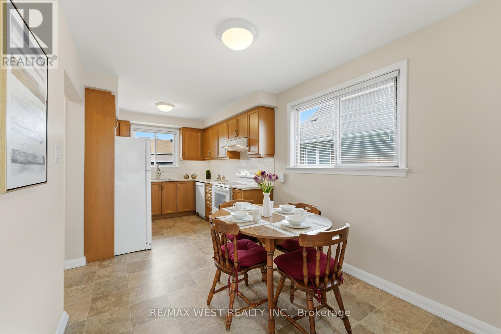 88 Redwater Drive, Toronto, Ontario  M9W 1Z9 - Photo 9 - W12897682