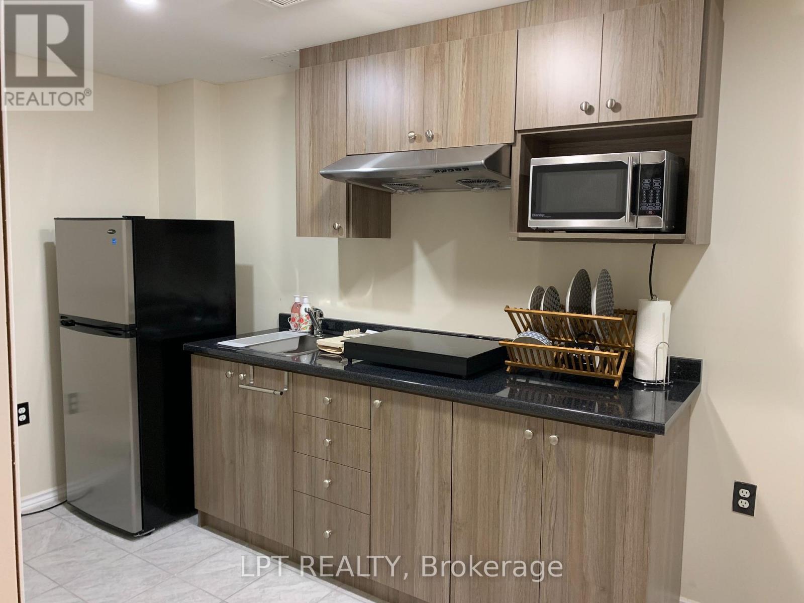 6 Mystcal Road, Brampton, Ontario  L7A 2R6 - Photo 11 - W12897686