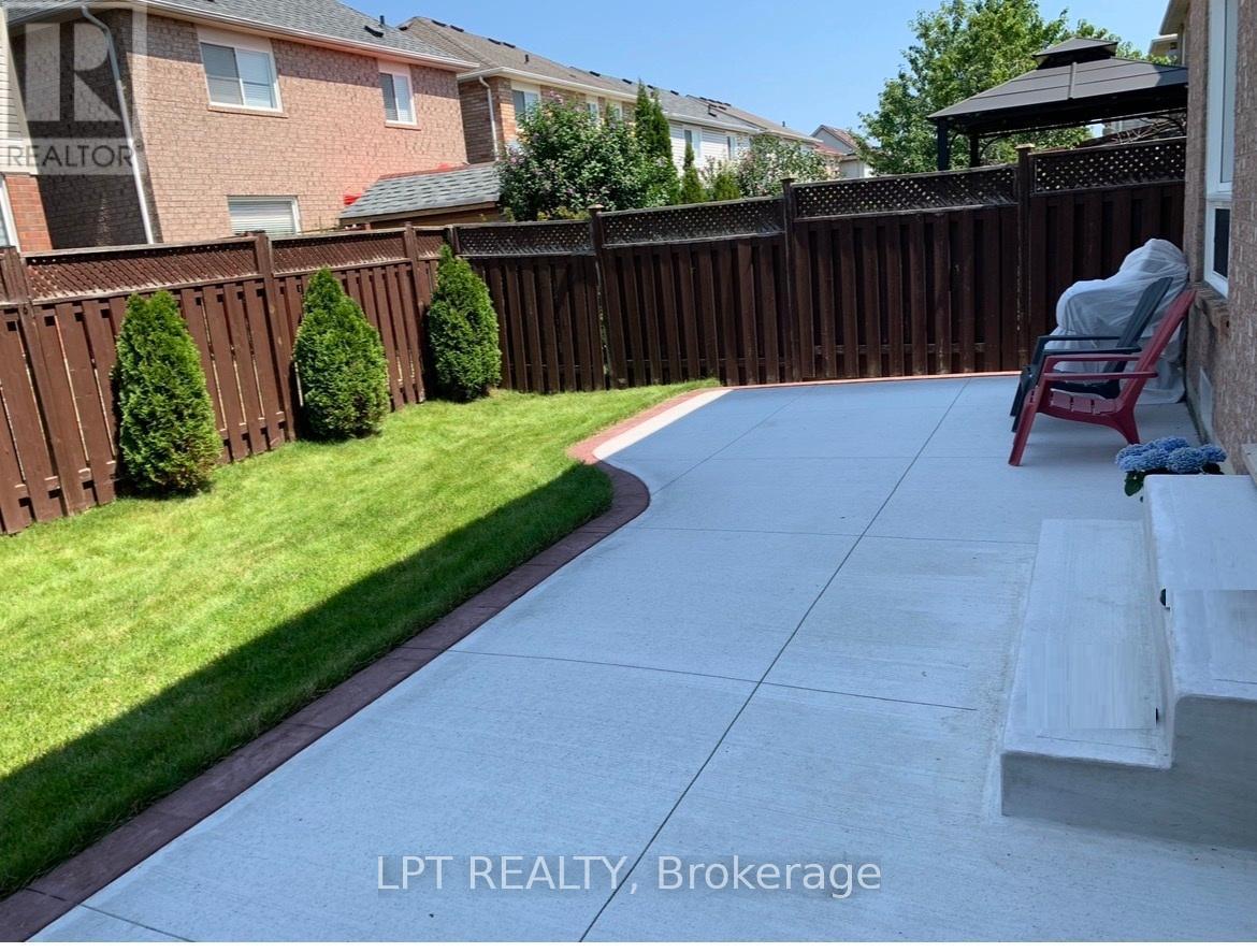 6 Mystcal Road, Brampton, Ontario  L7A 2R6 - Photo 15 - W12897686