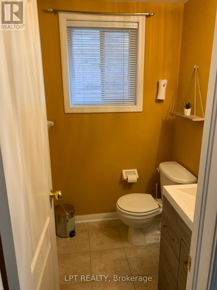 6 Mystcal Road, Brampton, Ontario  L7A 2R6 - Photo 6 - W12897686