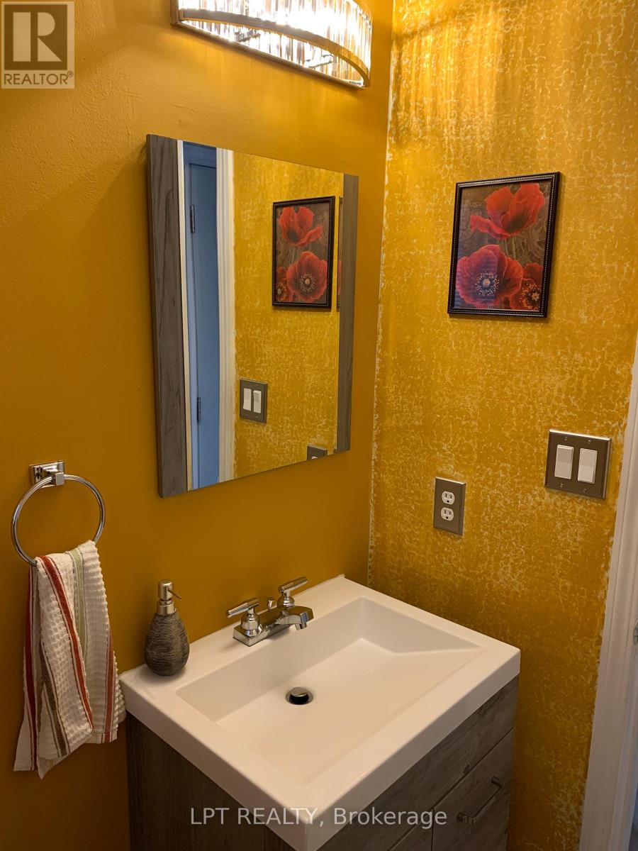 6 Mystcal Road, Brampton, Ontario  L7A 2R6 - Photo 7 - W12897686