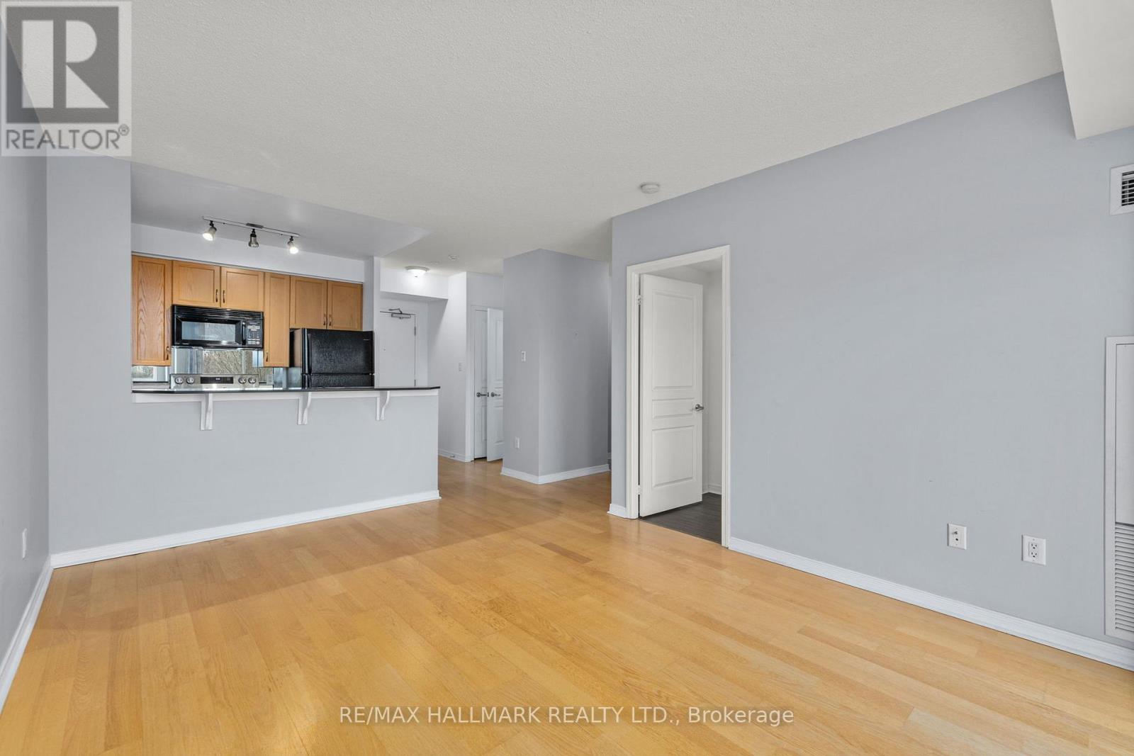 519 - 2495 Dundas Street W, Toronto, Ontario  M6P 1X4 - Photo 13 - W12897698