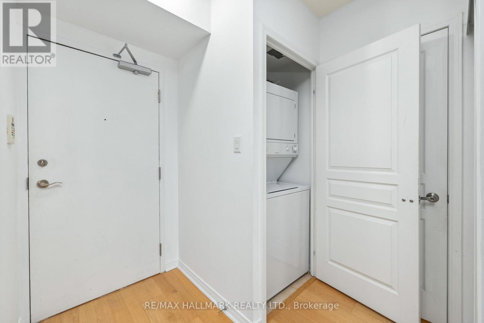 519 - 2495 Dundas Street W, Toronto, Ontario  M6P 1X4 - Photo 23 - W12897698