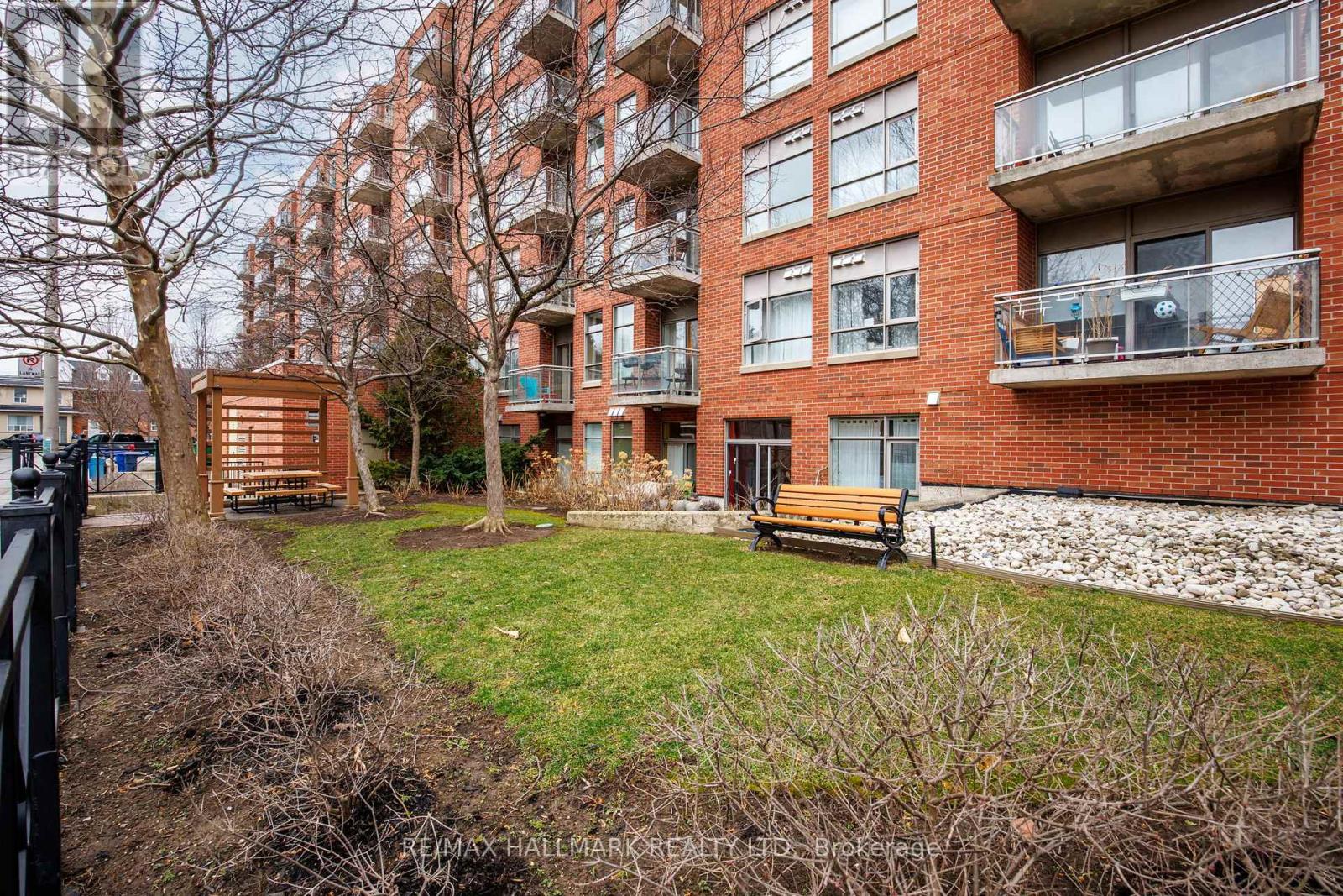 519 - 2495 Dundas Street W, Toronto, Ontario  M6P 1X4 - Photo 3 - W12897698