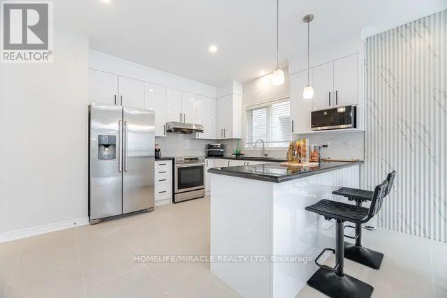 3278 Paul Henderson Drive, Mississauga, Ontario  L5M 0H3 - Photo 13 - W12897702