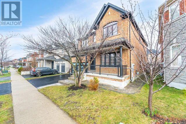 3278 Paul Henderson Drive, Mississauga, Ontario  L5M 0H3 - Photo 2 - W12897702