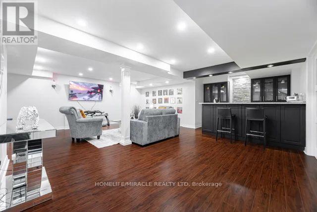 3278 Paul Henderson Drive, Mississauga, Ontario  L5M 0H3 - Photo 39 - W12897702