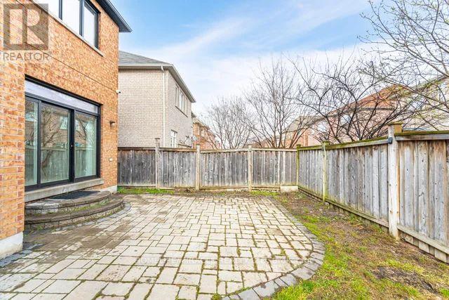 3278 Paul Henderson Drive, Mississauga, Ontario  L5M 0H3 - Photo 47 - W12897702
