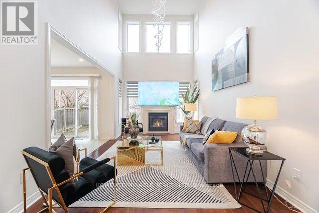 3278 Paul Henderson Drive, Mississauga, Ontario  L5M 0H3 - Photo 8 - W12897702