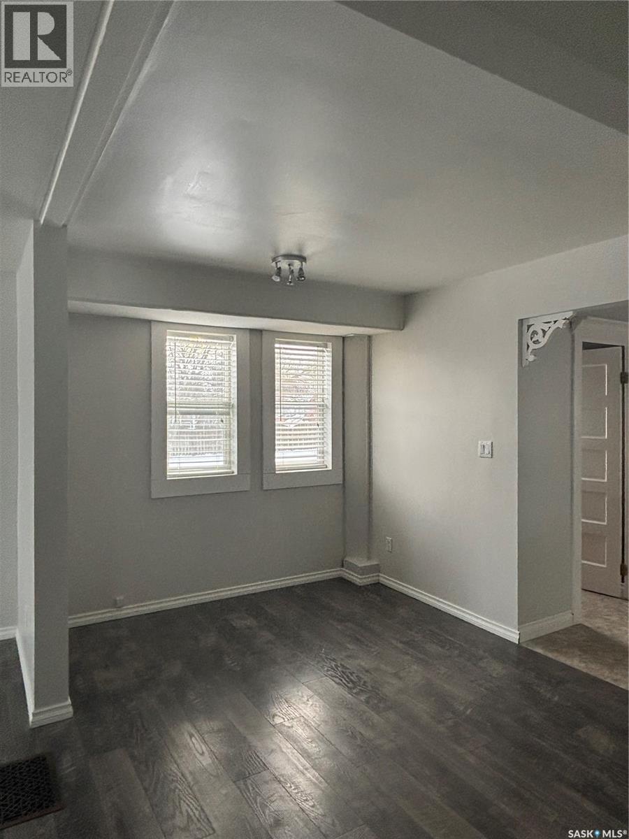 331 3rd Avenue W, Assiniboia, Saskatchewan  S0H 0B0 - Photo 10 - SK030804