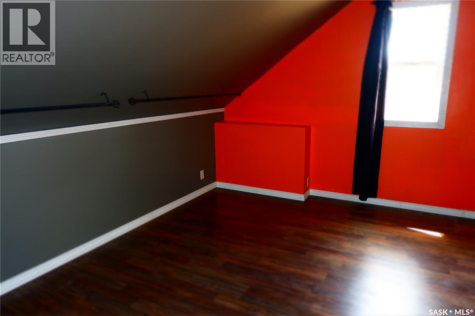 331 3rd Avenue W, Assiniboia, Saskatchewan  S0H 0B0 - Photo 14 - SK030804