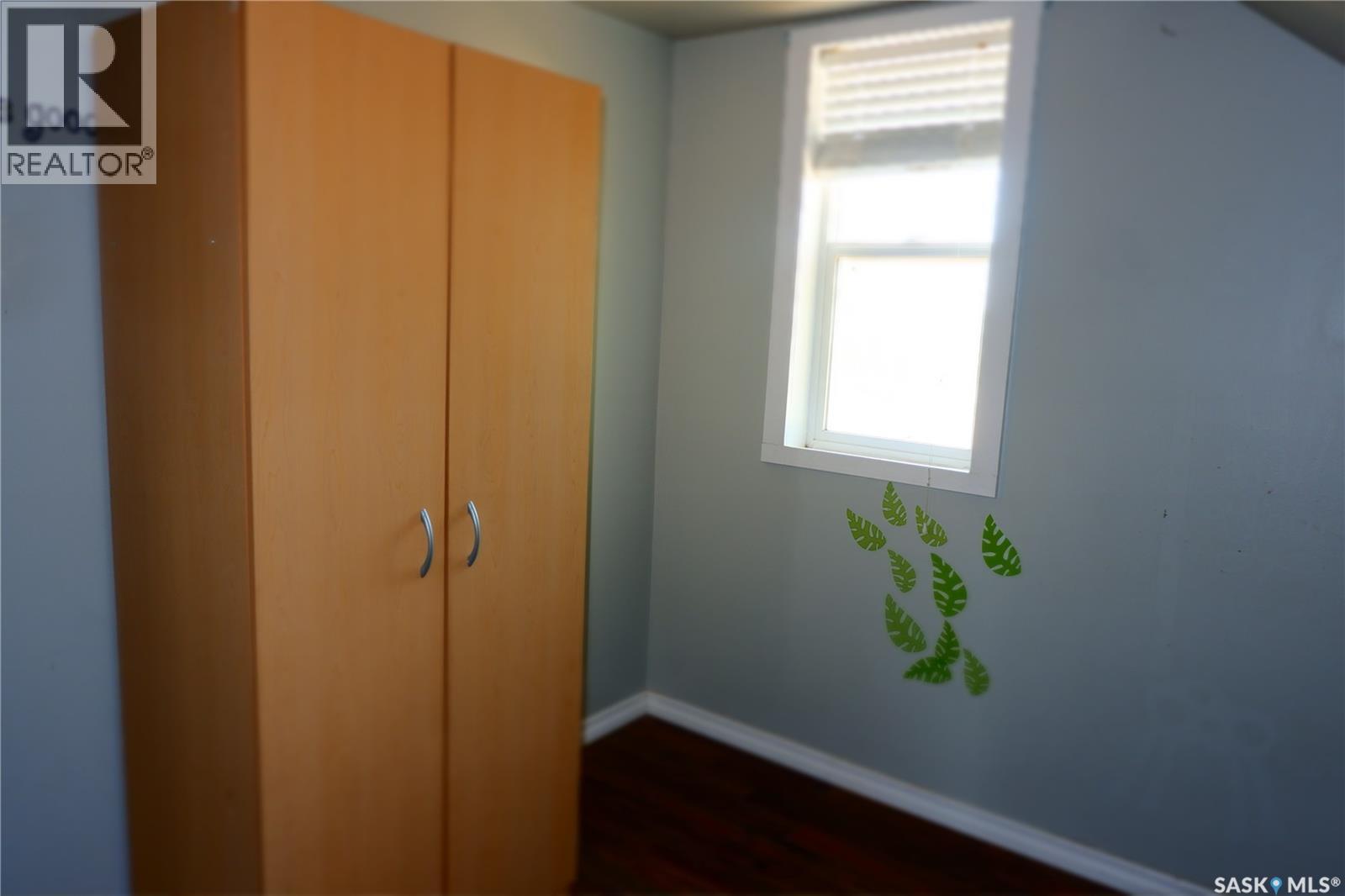 331 3rd Avenue W, Assiniboia, Saskatchewan  S0H 0B0 - Photo 19 - SK030804