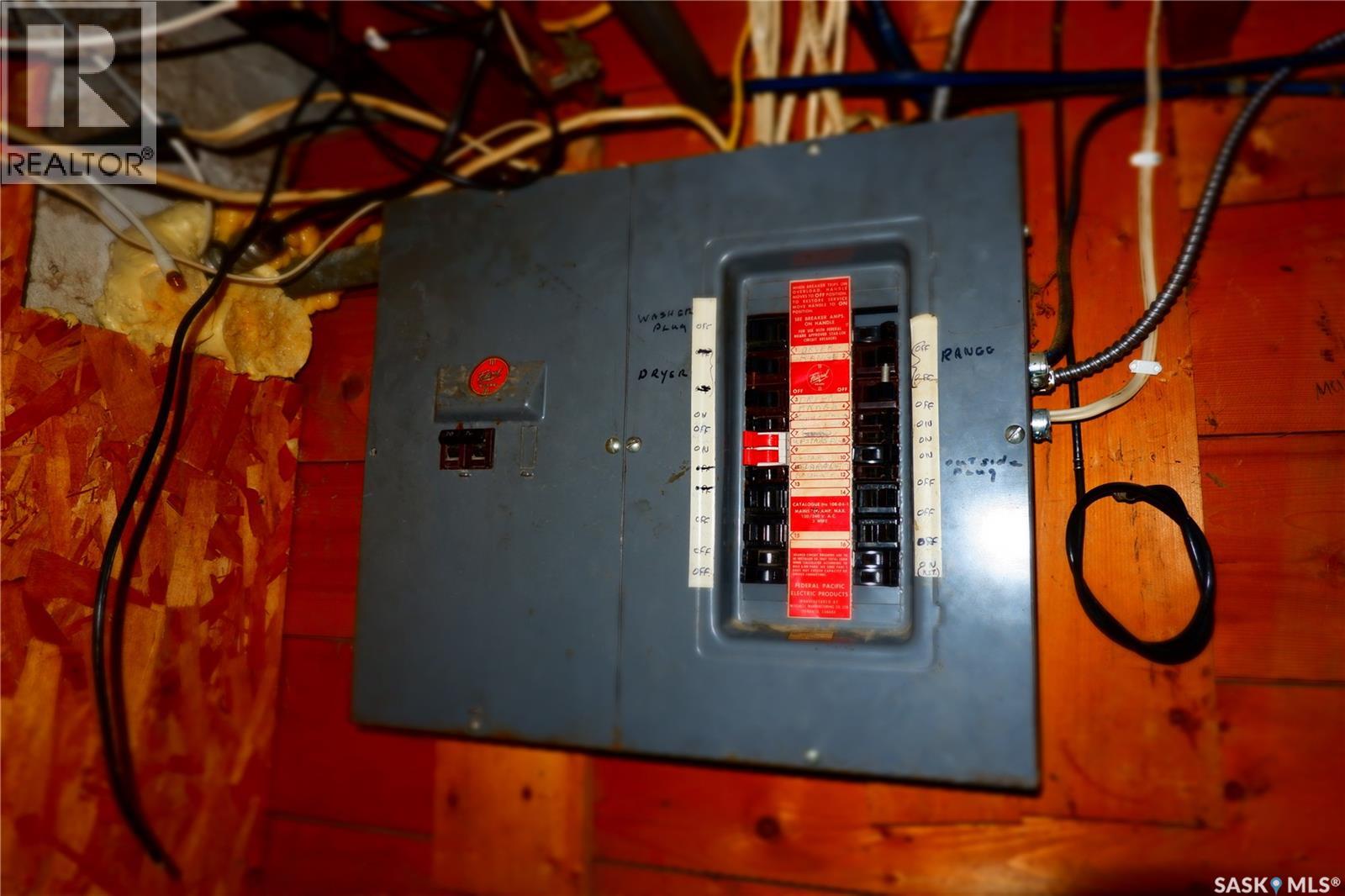 331 3rd Avenue W, Assiniboia, Saskatchewan  S0H 0B0 - Photo 22 - SK030804