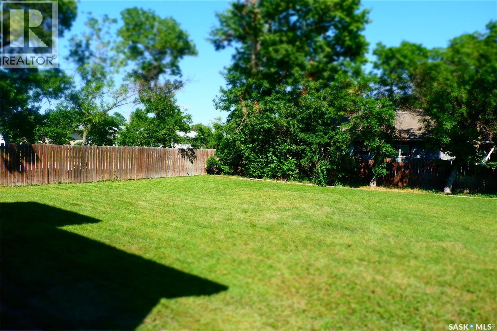 331 3rd Avenue W, Assiniboia, Saskatchewan  S0H 0B0 - Photo 25 - SK030804