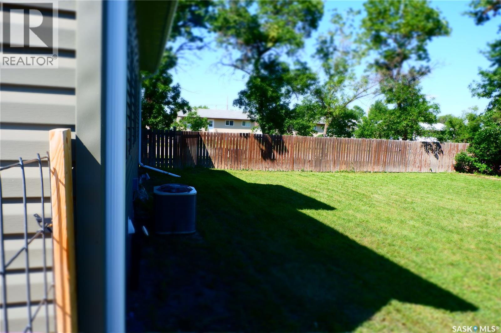 331 3rd Avenue W, Assiniboia, Saskatchewan  S0H 0B0 - Photo 26 - SK030804