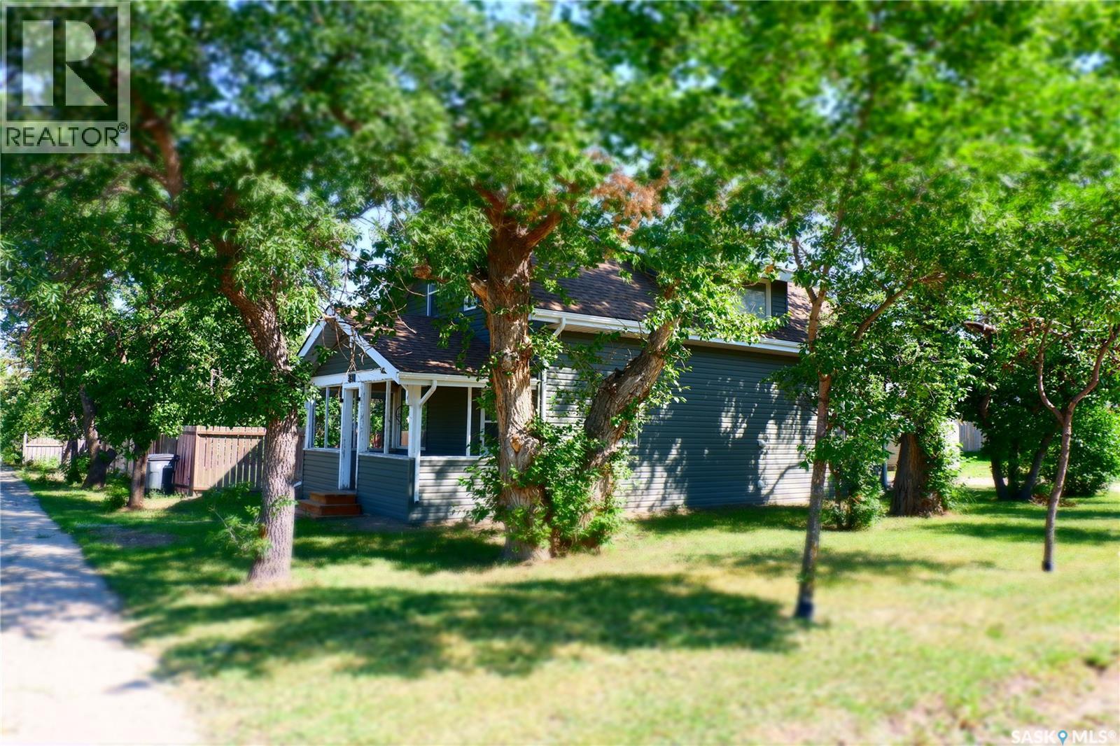 331 3rd Avenue W, Assiniboia, Saskatchewan  S0H 0B0 - Photo 27 - SK030804