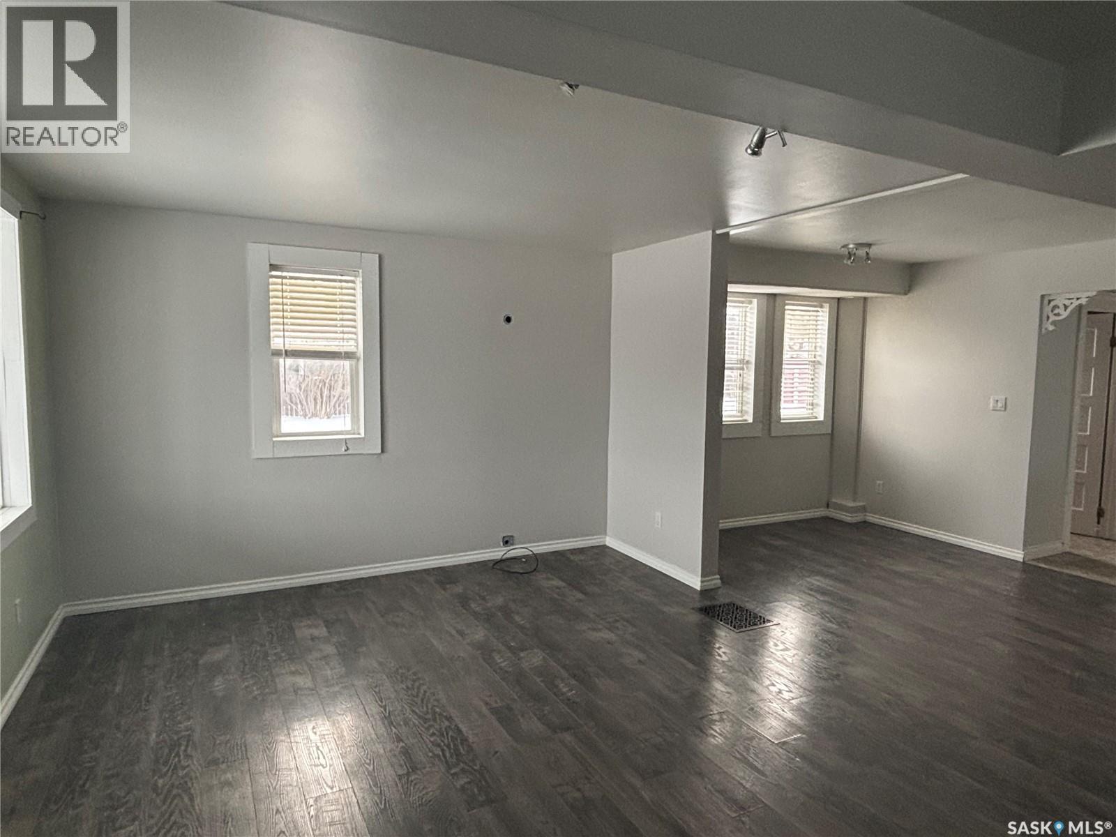 331 3rd Avenue W, Assiniboia, Saskatchewan  S0H 0B0 - Photo 9 - SK030804