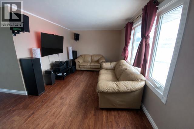 111 Webb Street, Hinton, Alberta  T7V 1B8 - Photo 6 - A2294167