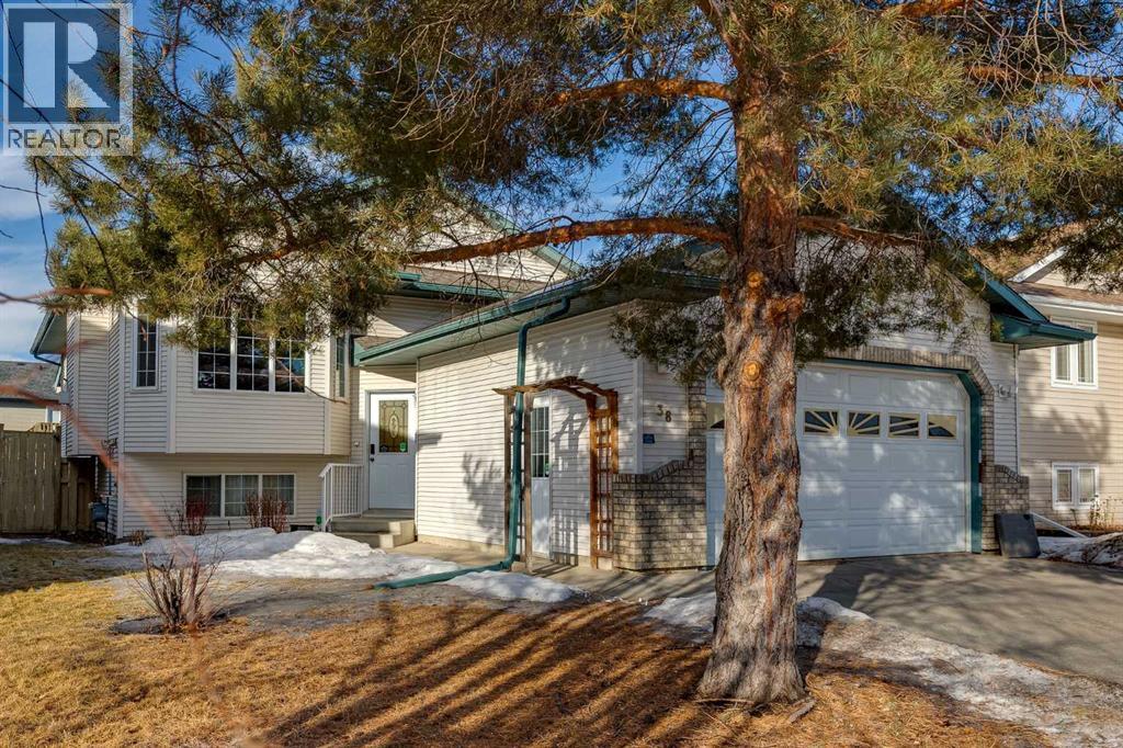 38 Kendrew Drive, Red Deer, Alberta  T4P 3X6 - Photo 1 - A2285301