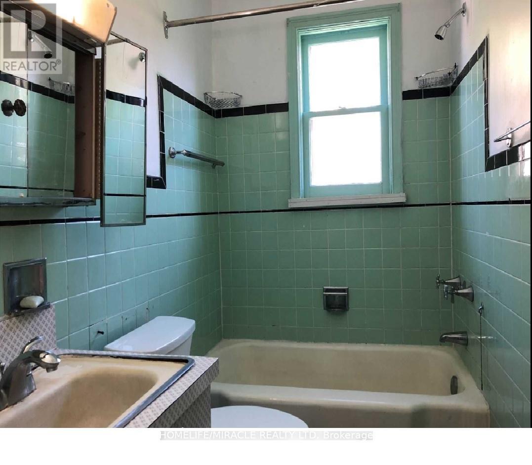 190 Poyntz Avenue, Toronto, Ontario  M2N 1J6 - Photo 8 - C12897712