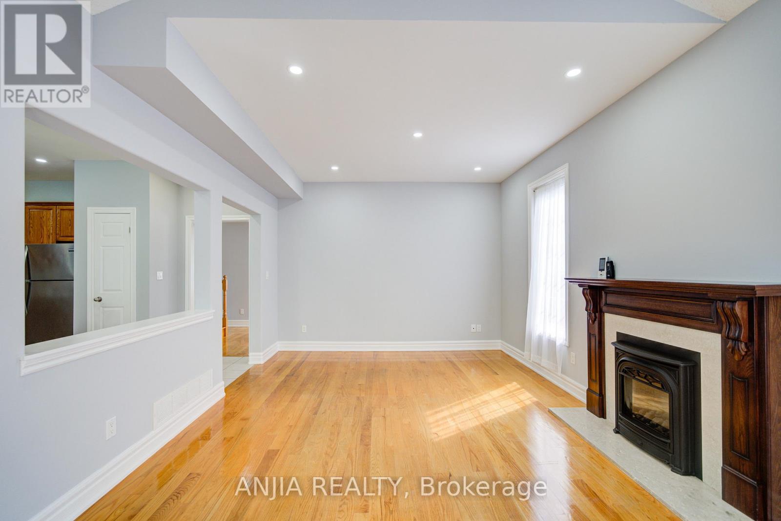 10 Thistledown Crescent, Whitby, Ontario  L1R 3P2 - Photo 11 - E12897738