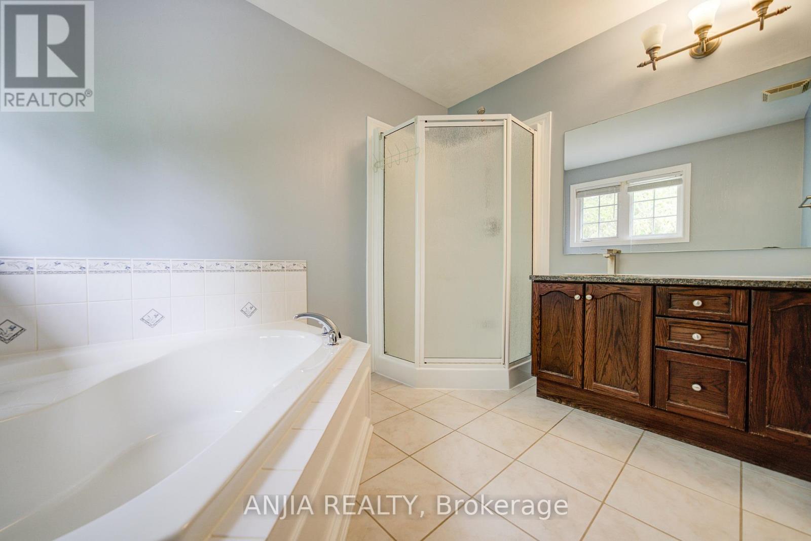 10 Thistledown Crescent, Whitby, Ontario  L1R 3P2 - Photo 21 - E12897738