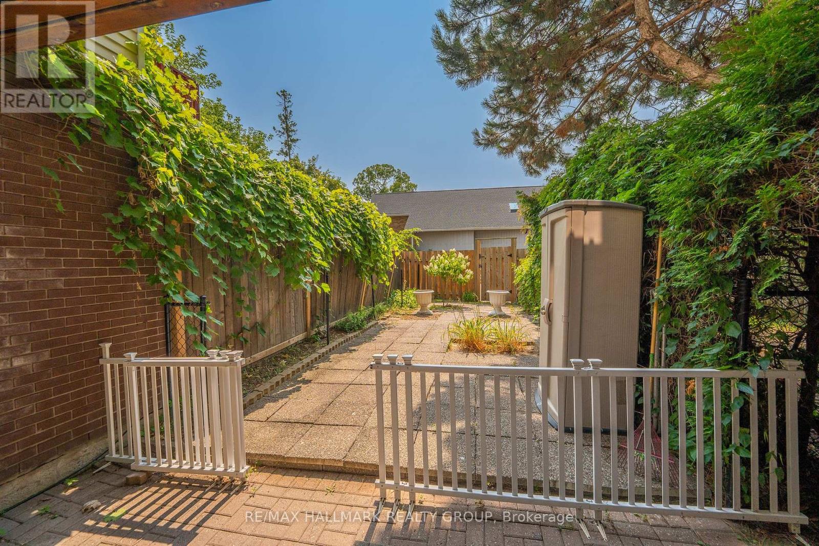 1916 Russell Road, Ottawa, Ontario  K1G 1L6 - Photo 39 - X12896576