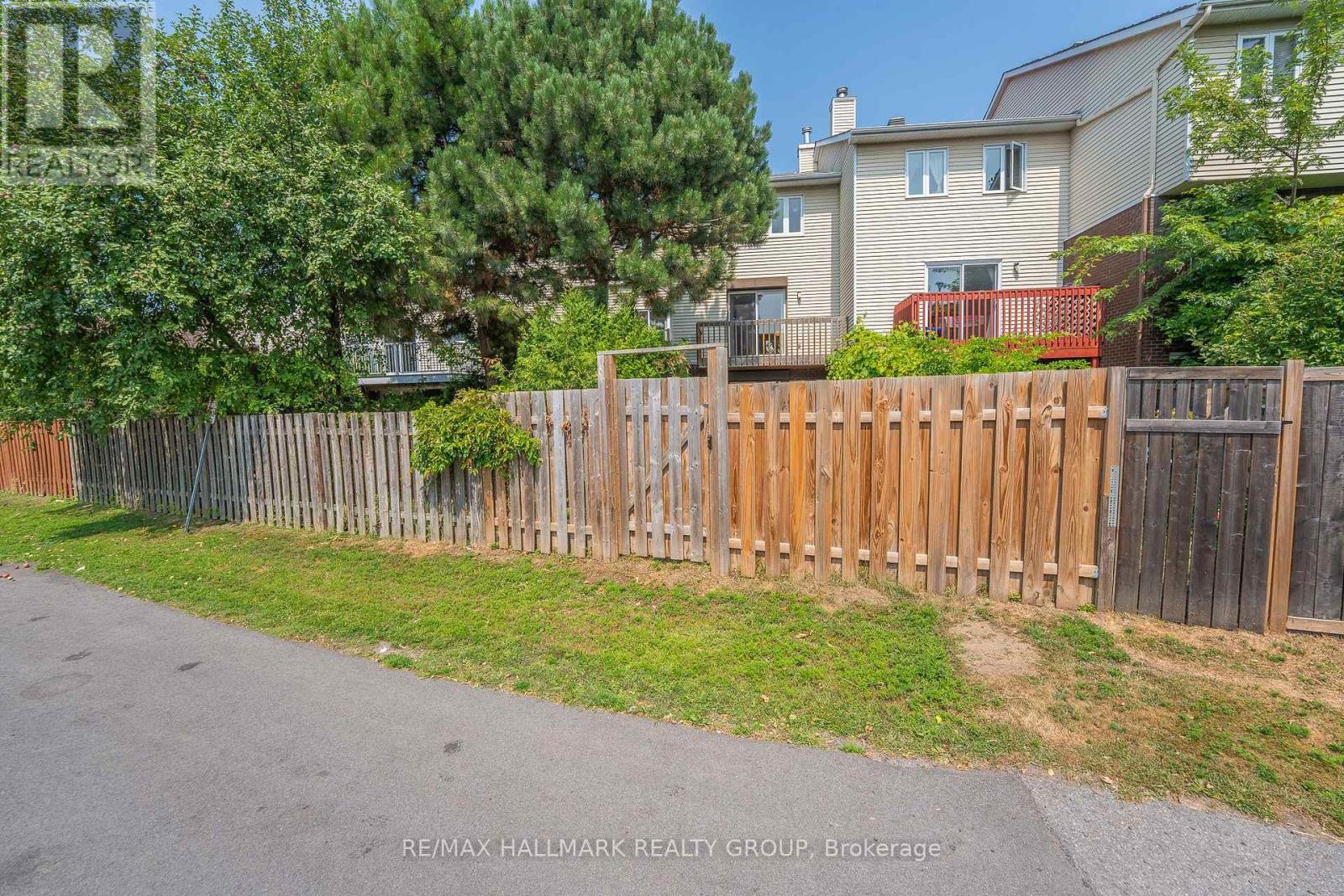 1916 Russell Road, Ottawa, Ontario  K1G 1L6 - Photo 41 - X12896576