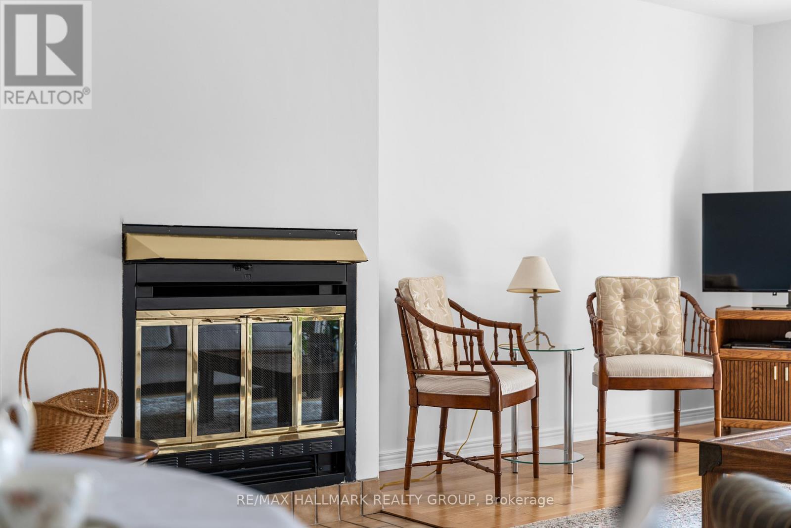 1916 Russell Road, Ottawa, Ontario  K1G 1L6 - Photo 7 - X12896576