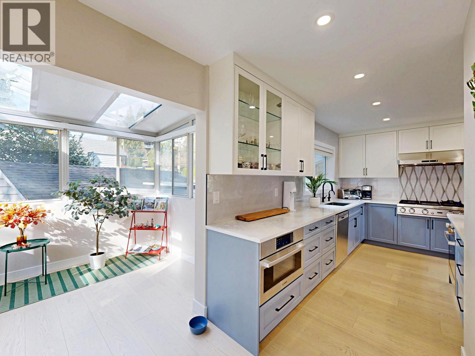 4545 Strathcona Road, North Vancouver, British Columbia  V7G 1G7 - Photo 11 - R3101398