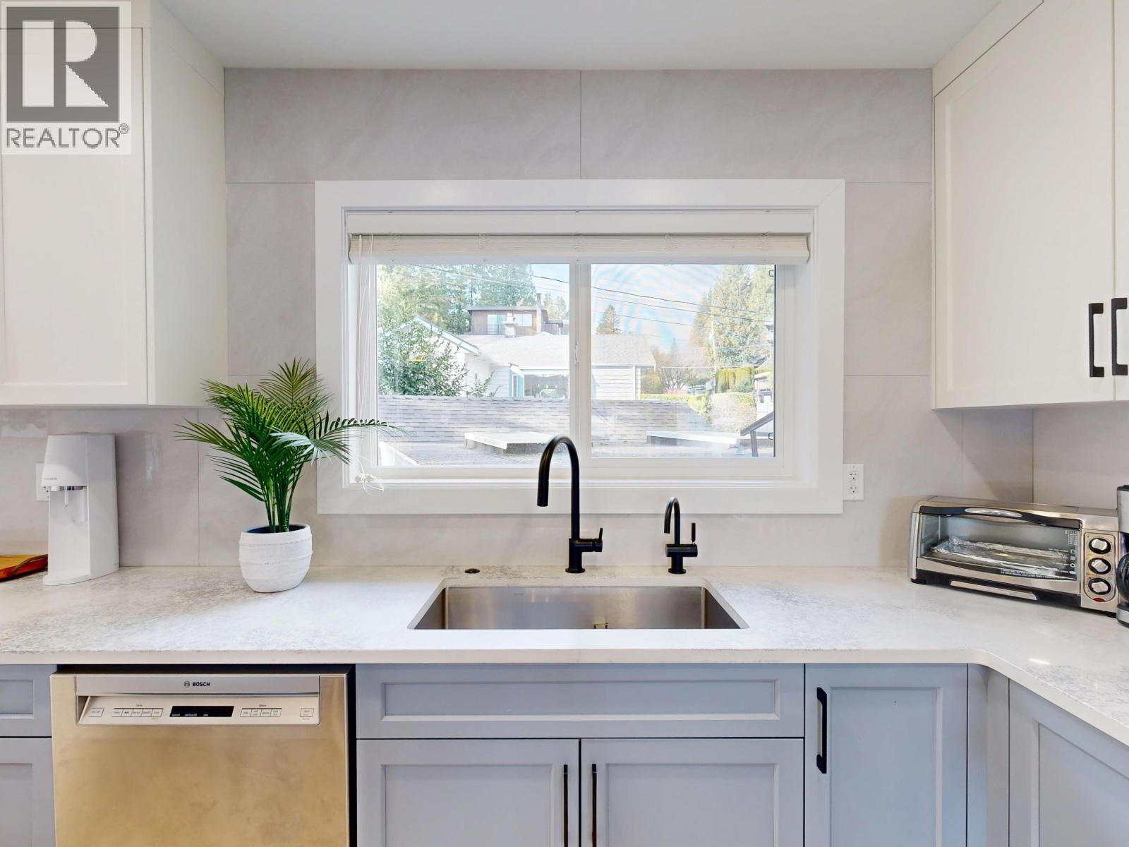 4545 Strathcona Road, North Vancouver, British Columbia  V7G 1G7 - Photo 12 - R3101398