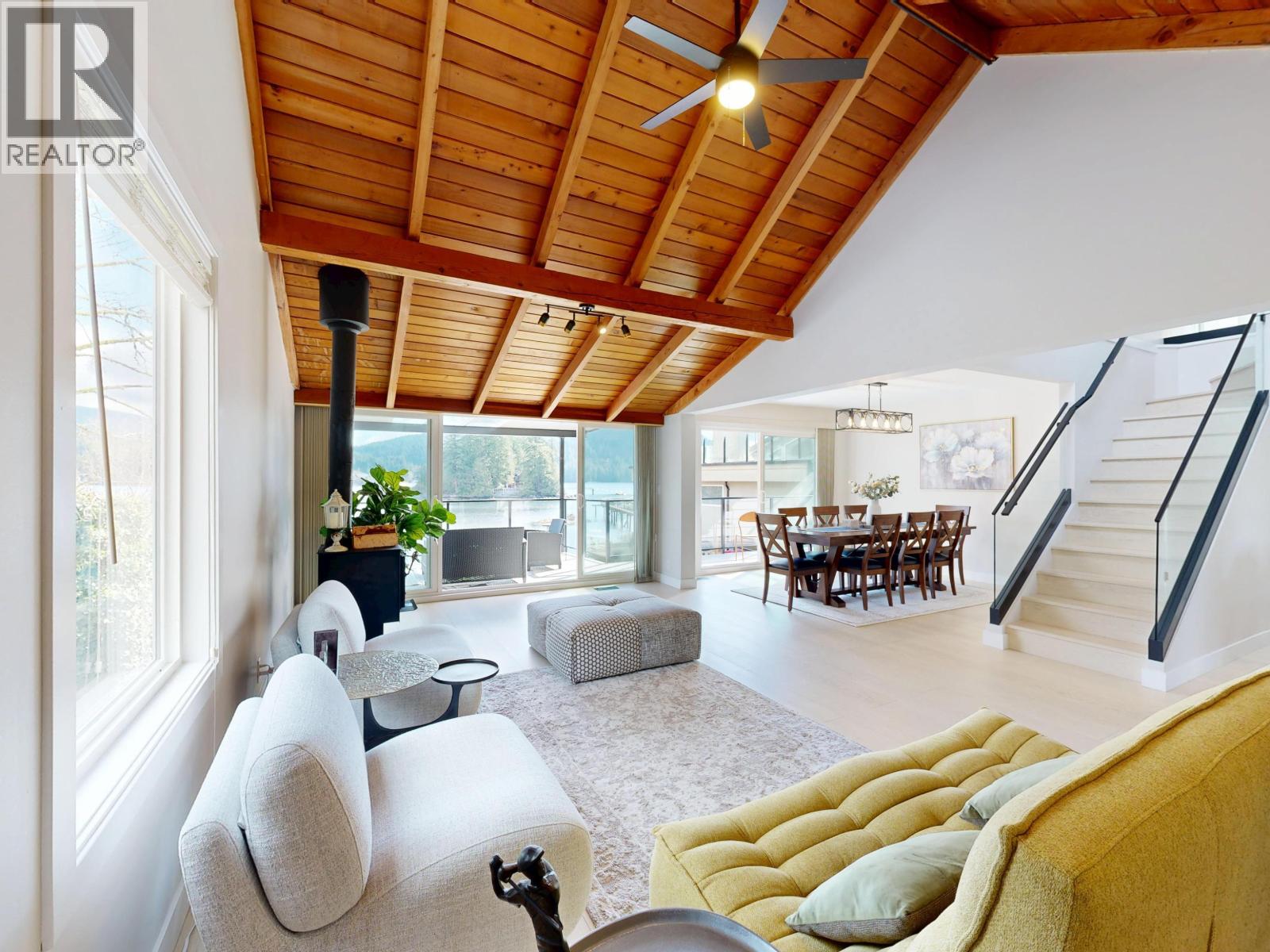 4545 Strathcona Road, North Vancouver, British Columbia  V7G 1G7 - Photo 4 - R3101398