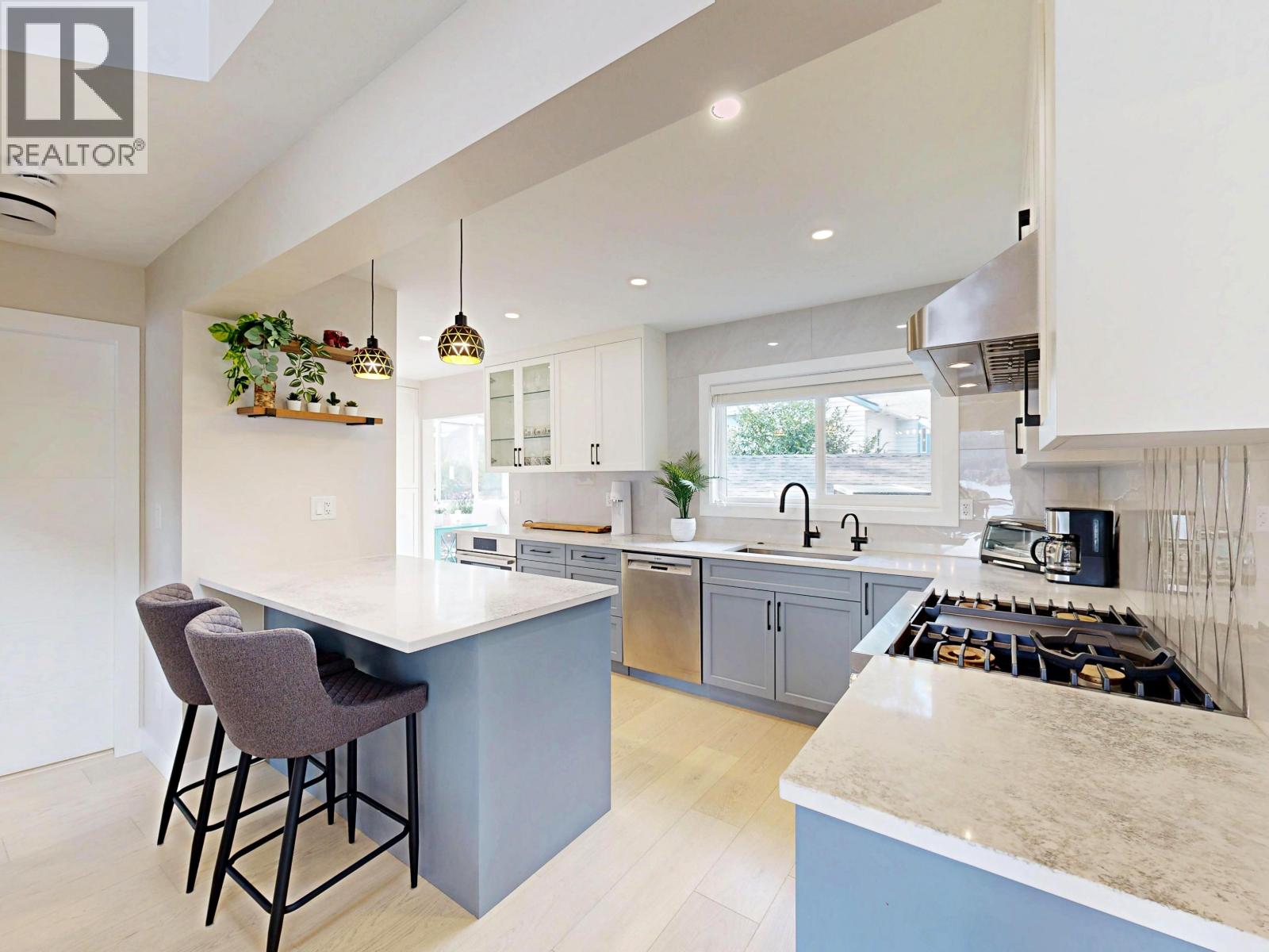 4545 Strathcona Road, North Vancouver, British Columbia  V7G 1G7 - Photo 9 - R3101398