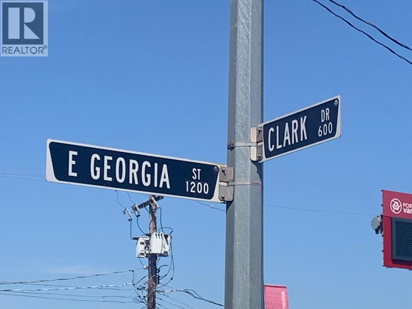 696 Clark Drive, Vancouver, British Columbia  V5L 3H8 - Photo 6 - C8077163