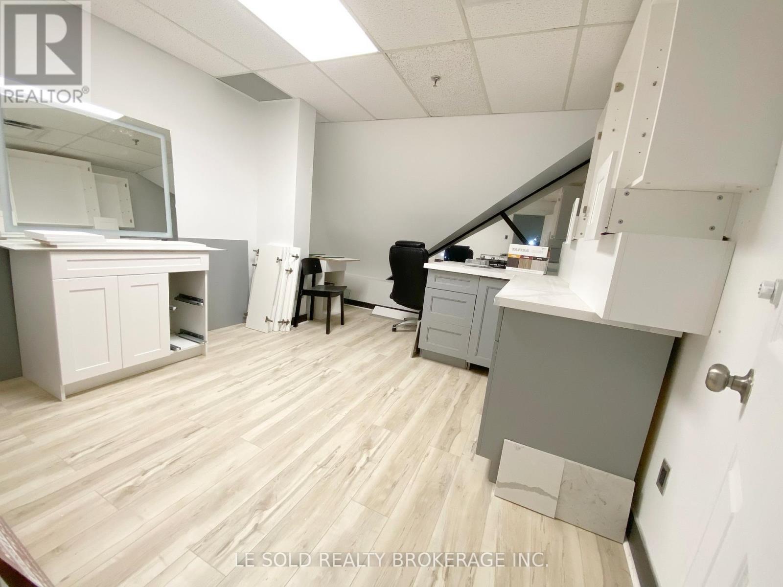 4 (2nd Floor C & D) - 117 Ringwood Drive, Whitchurch-Stouffville, Ontario  L4A 8C1 - Photo 8 - N12897728